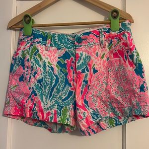 Lilly Pulitzer 5” Callahan Chino Shorts Lover’s Coral 2 Blue Pink Green Fish